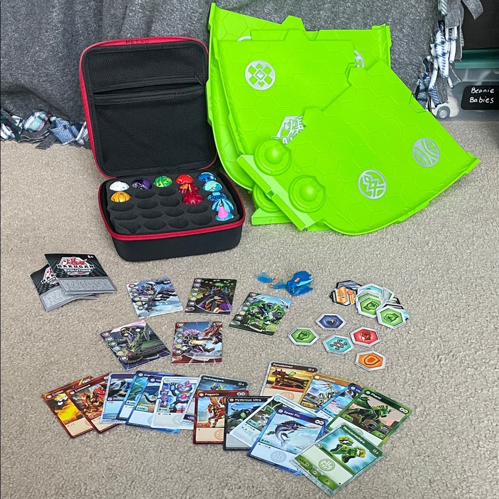 Bakugan carrying case, Bakugan, Green Battle Arena with Cards and Accessories